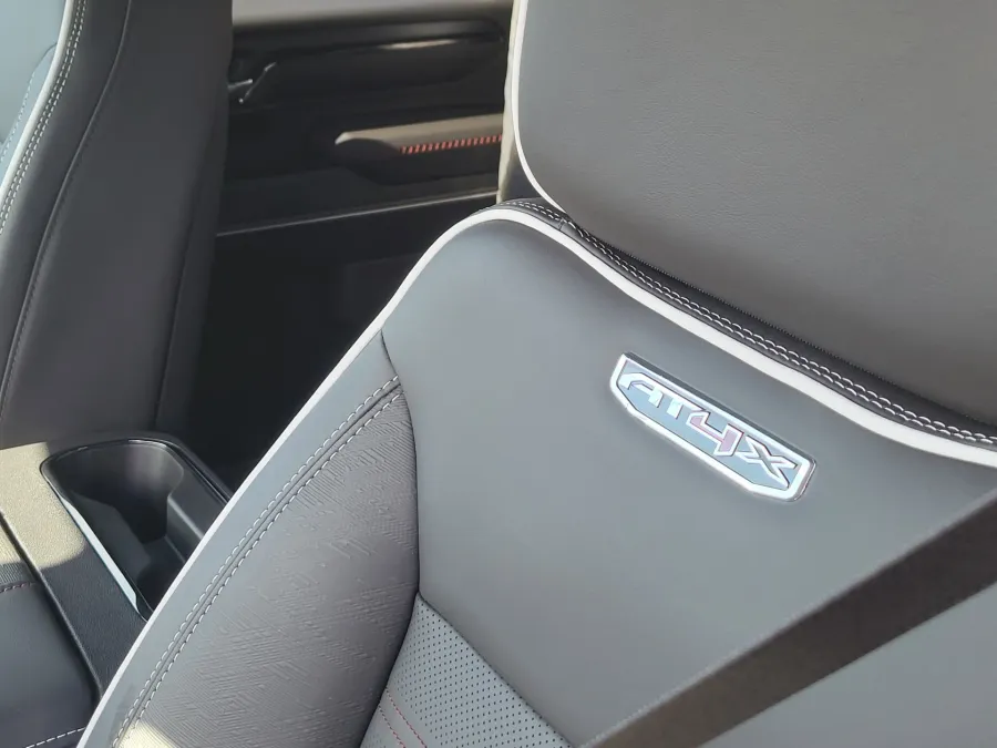 2026 GMC Sierra 2500HD AT4X | Photo 13 of 32