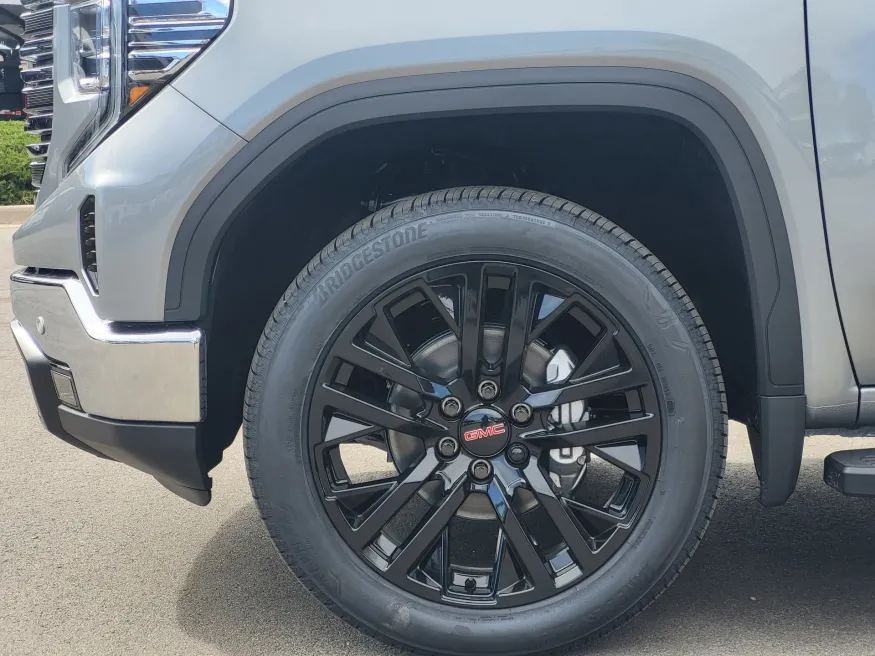 2026 GMC Sierra 1500 SLT | Photo 8 of 26