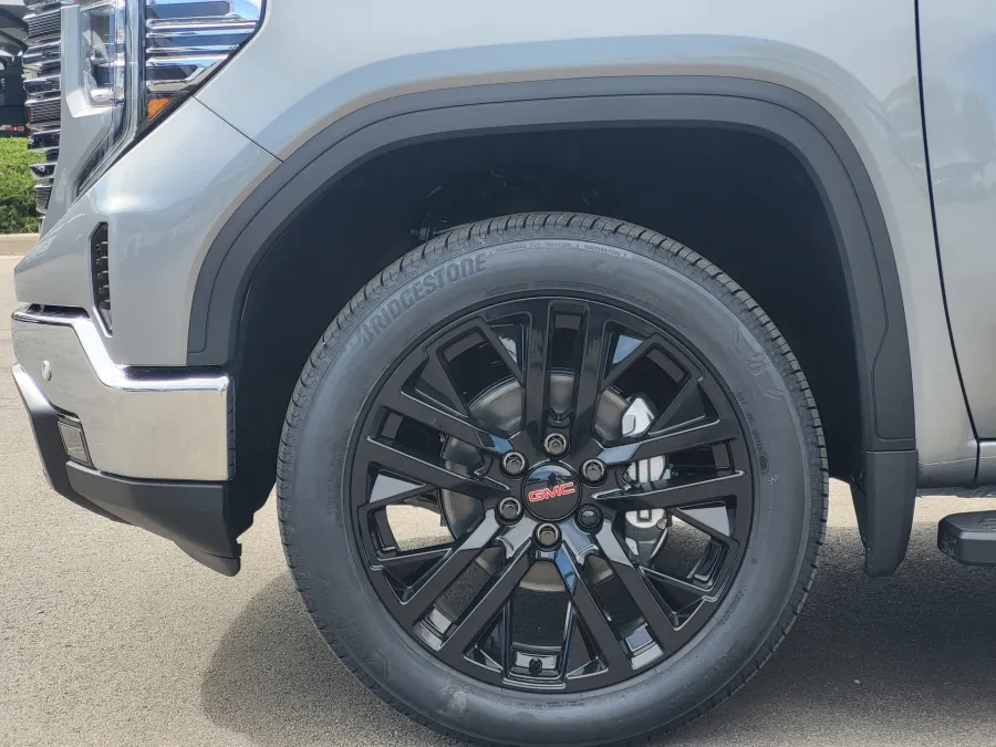 2026 GMC Sierra 1500 SLT | Photo 8 of 26