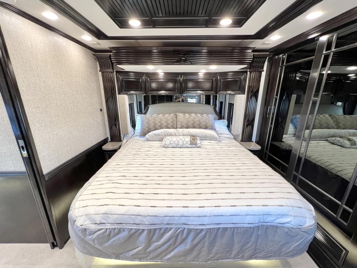 2023 Newmar Supreme Aire 4061 | Photo 18 of 35