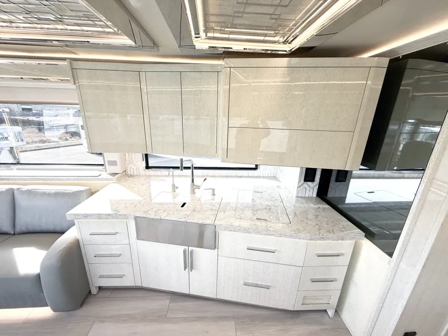 2024 Newmar King Aire 4531 | Photo 9 of 30