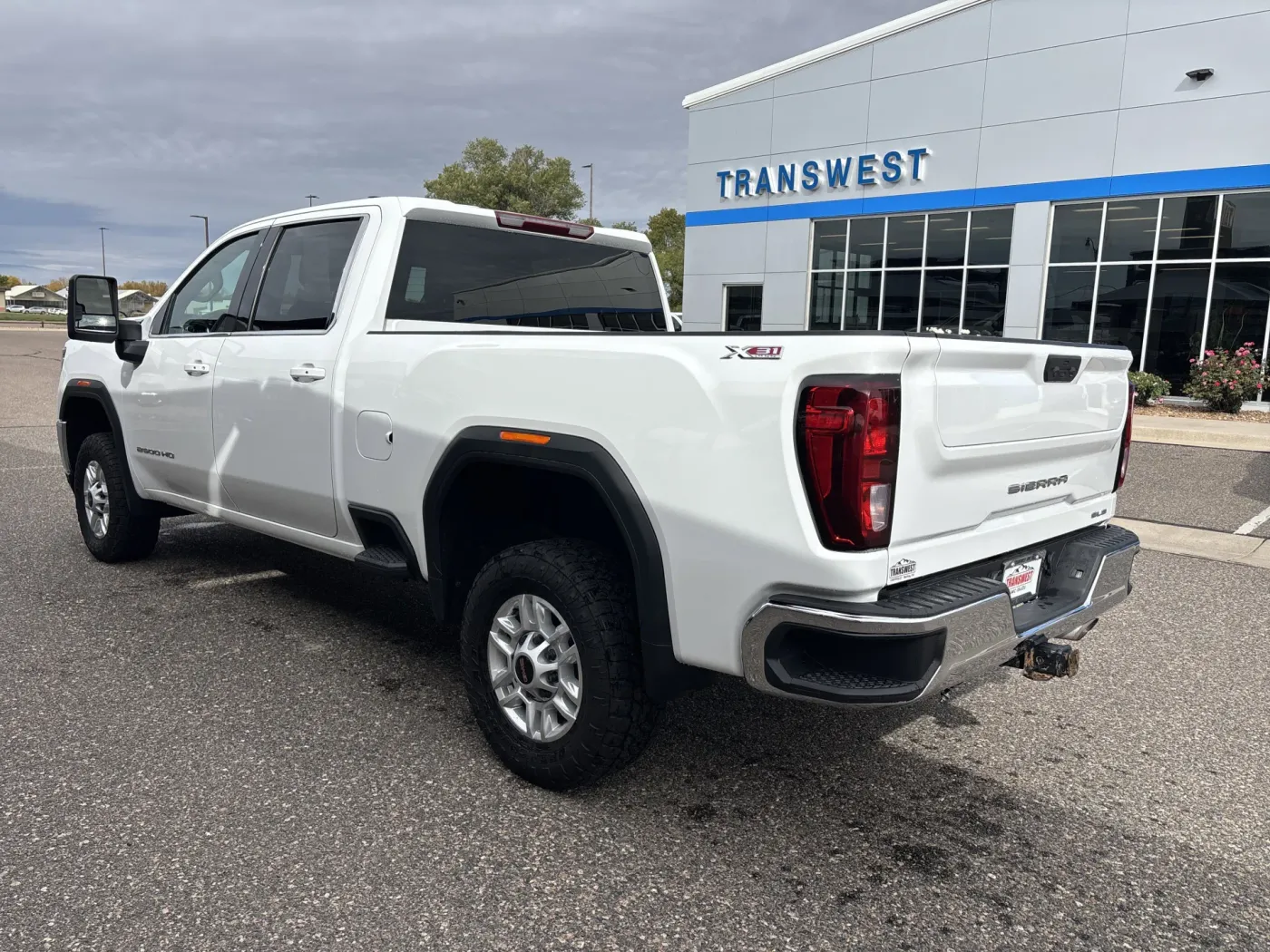2022 GMC Sierra 2500HD SLE | Photo 2 of 19