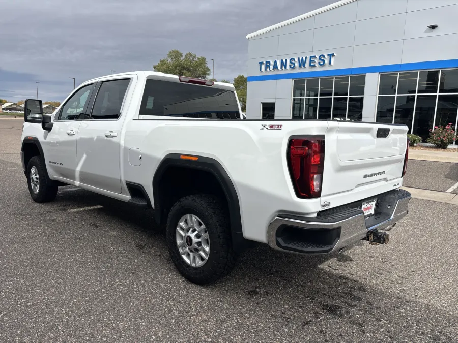 2022 GMC Sierra 2500HD SLE | Photo 2 of 19