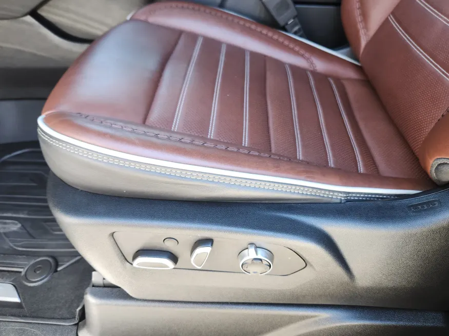 2023 GMC Yukon XL Denali Ultimate | Photo 7 of 27