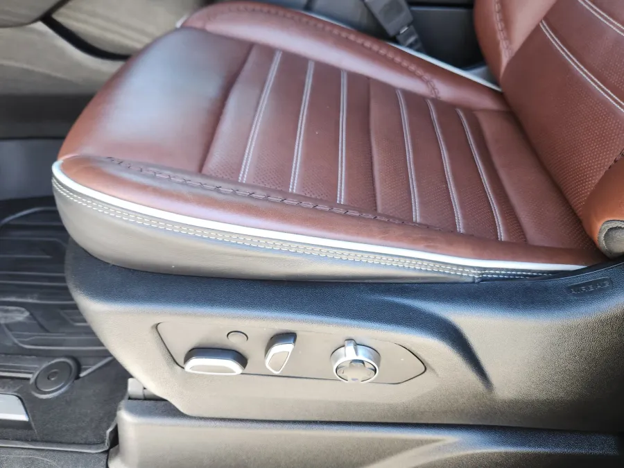 2023 GMC Yukon XL Denali Ultimate | Photo 7 of 27