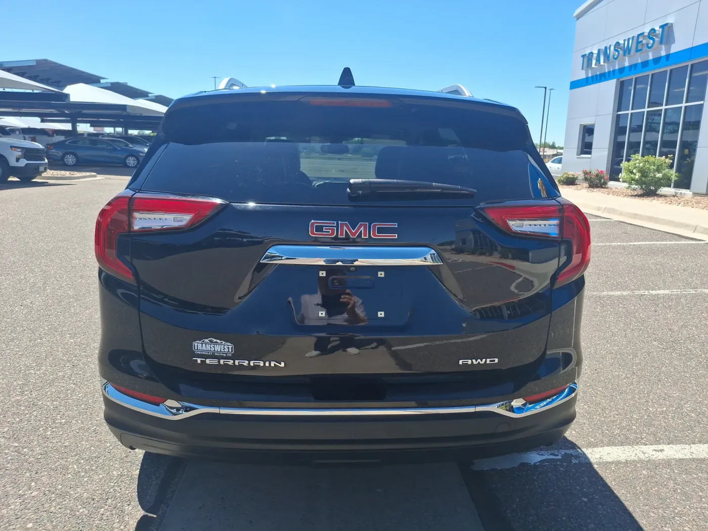 2024 GMC Terrain SLT | Photo 3 of 20