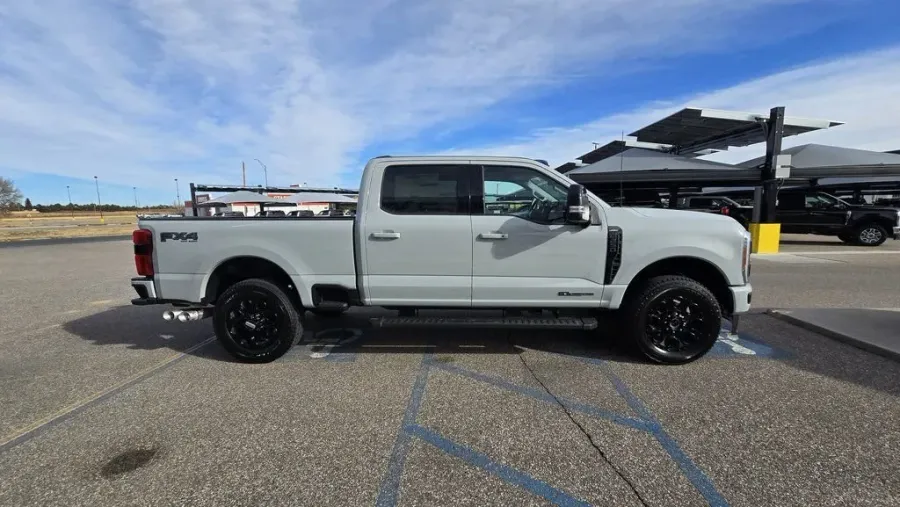 2026 Ford Super Duty F-250 | Photo 6 of 44