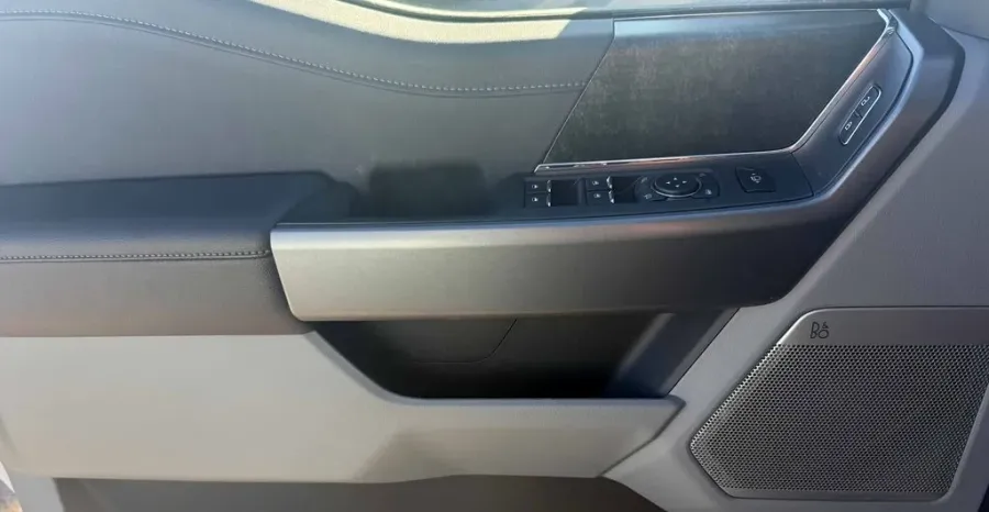 2026 Ford Super Duty F-350 | Photo 10 of 23