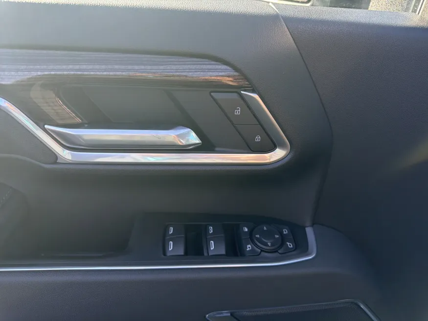 2026 Chevrolet Silverado 3500HD LT | Photo 11 of 19