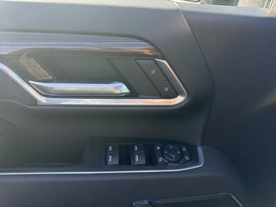 2026 Chevrolet Silverado 3500HD LT | Photo 11 of 19