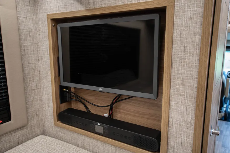 2026 Tiffin Wayfarer 25XLW | Photo 16 of 16