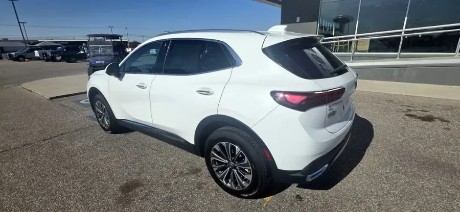 2024 Buick Envision | Photo 5 of 27