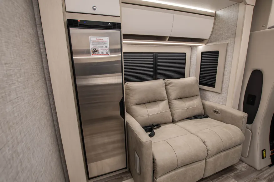 2026 Tiffin Wayfarer 25XLW | Photo 12 of 16