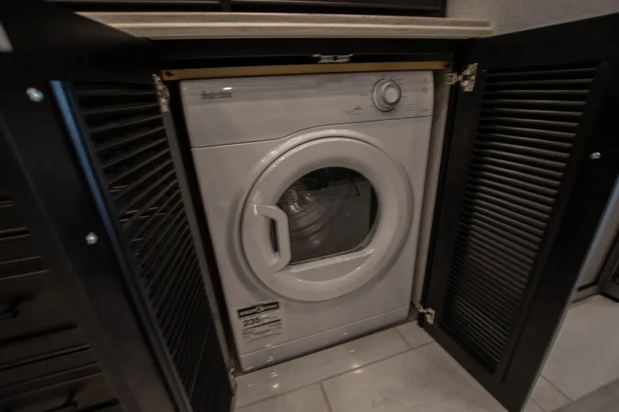 2026 Newmar Summit Aire 4505 | Photo 24 of 27