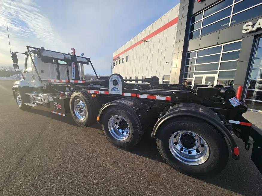 2026 Freightliner 114SD | Photo 6 of 12