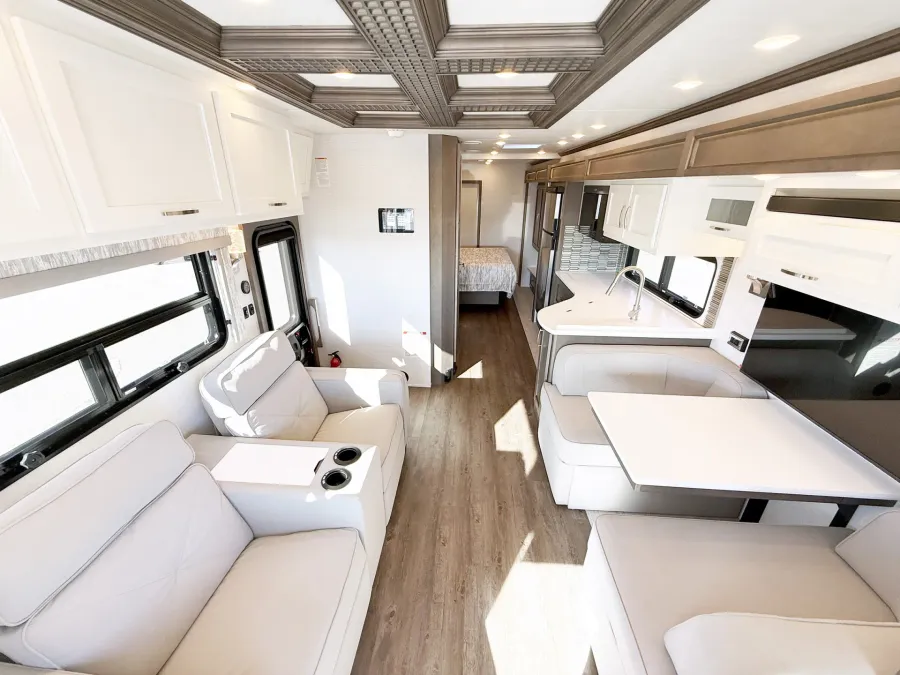 2026 Newmar Canyon Star 3947 | Photo 4 of 33