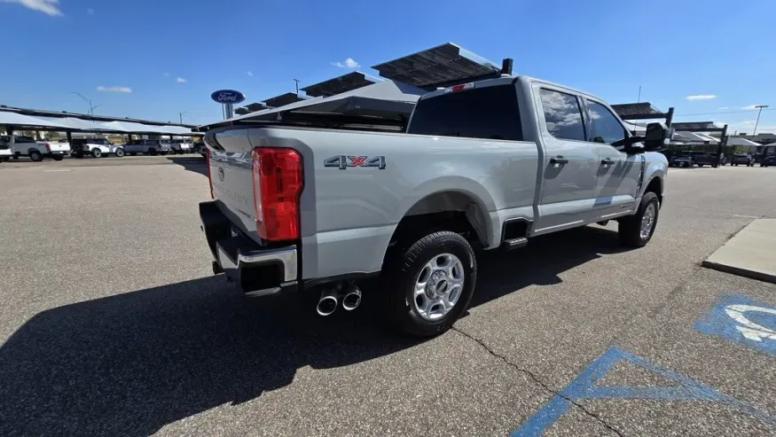 2025 Ford Super Duty F-250 | Photo 5 of 26