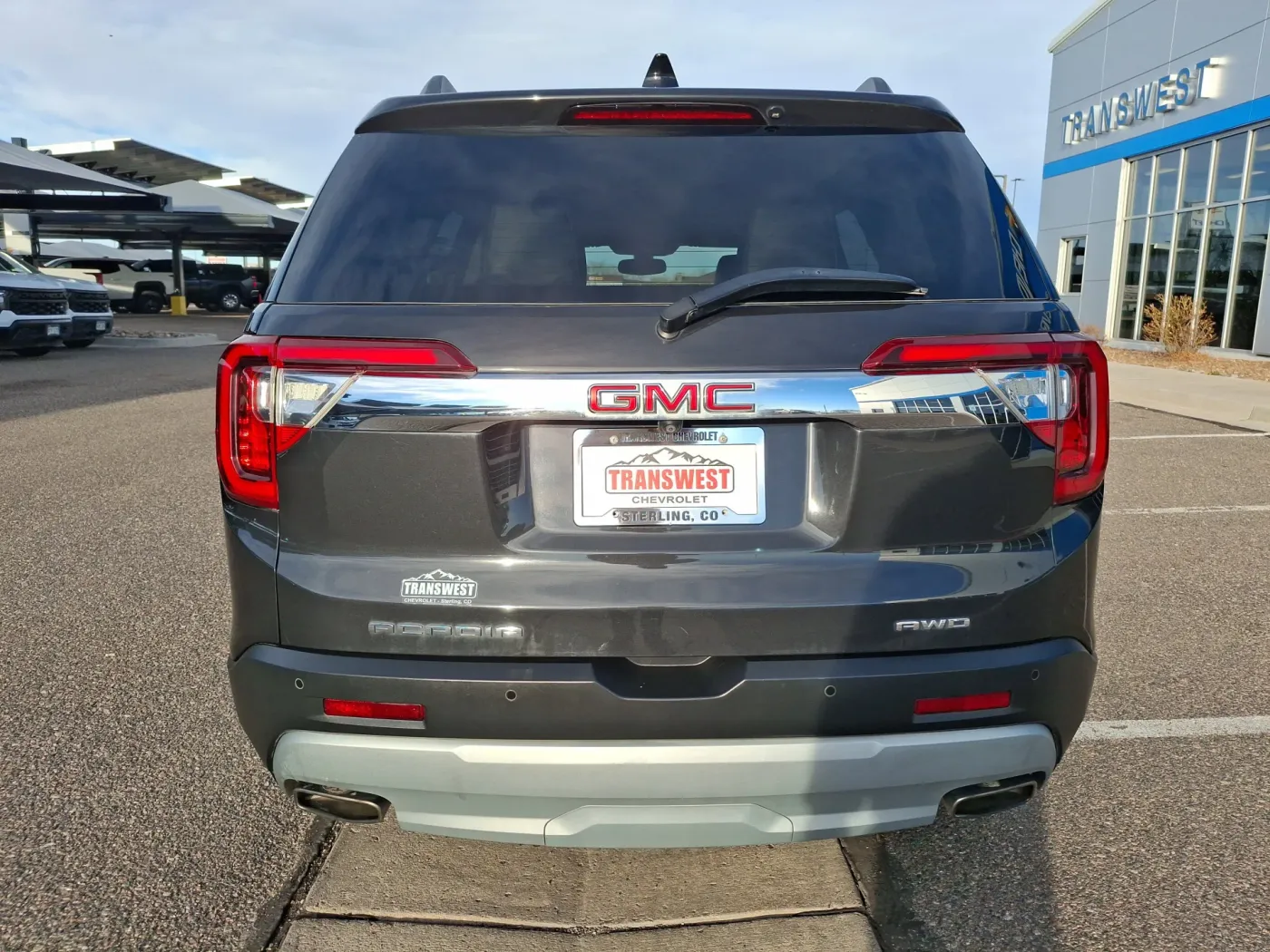 2020 GMC Acadia SLT | Photo 3 of 22