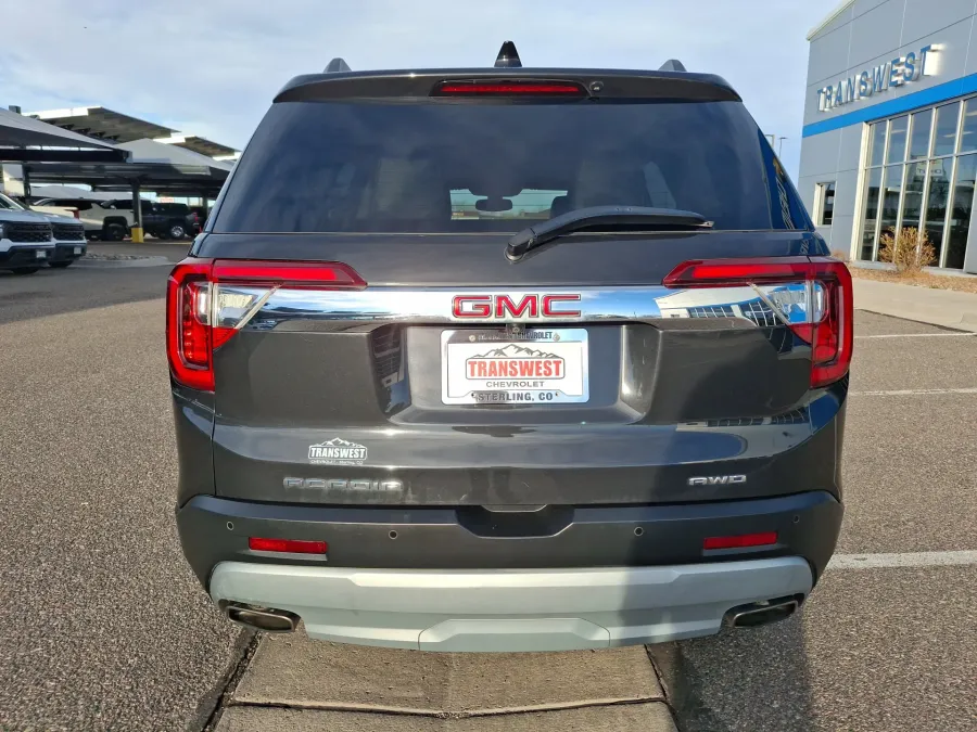 2020 GMC Acadia SLT | Photo 3 of 22