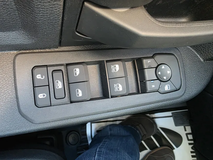 2026 RAM 3500 Tradesman | Photo 18 of 25