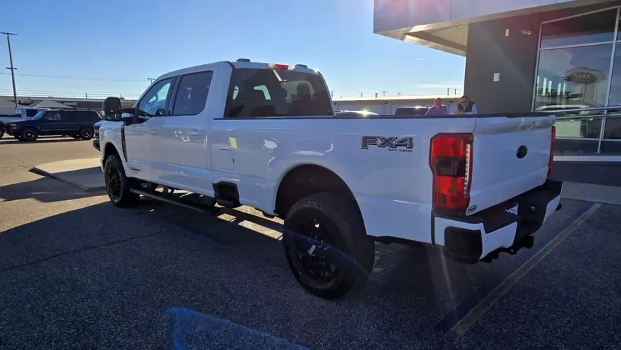 2026 Ford Super Duty F-350 | Photo 5 of 28