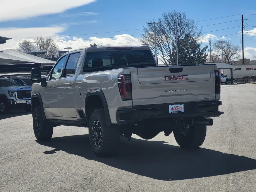 2026 GMC Sierra 2500HD AT4X | Photo 4 of 32
