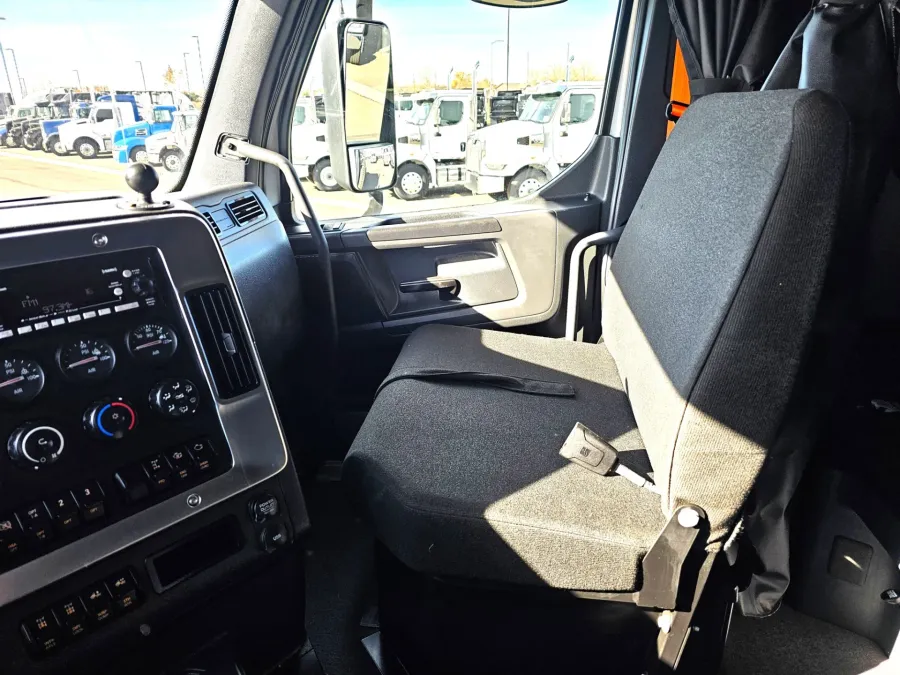 2025 Western Star 47X | Photo 12 of 19