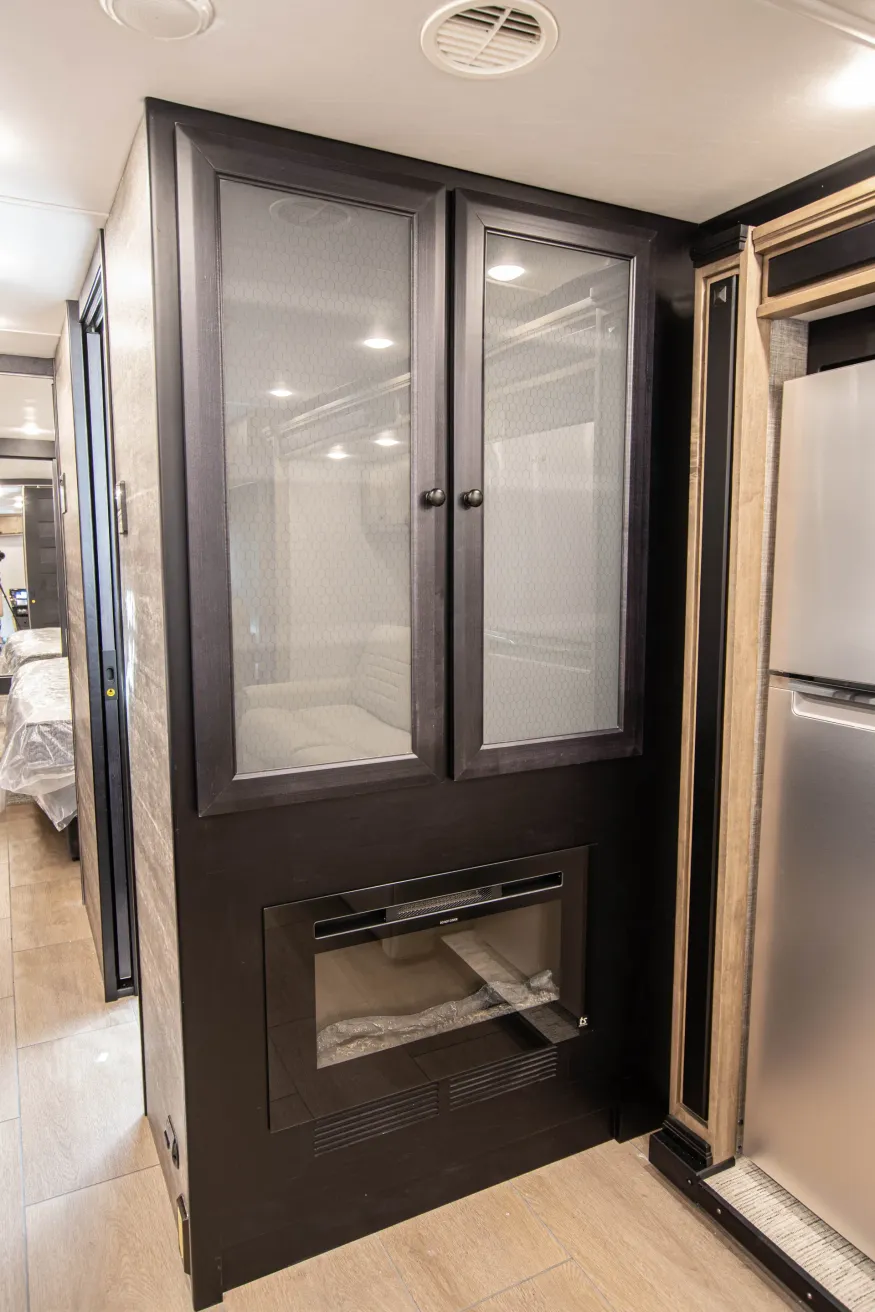 2026 Tiffin Allegro Breeze 33BR | Photo 16 of 21