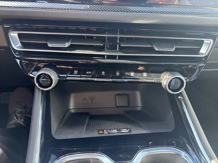 2026 Chevrolet Traverse AWD High Country | Photo 20 of 24