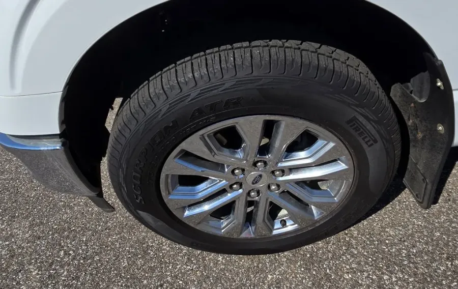 2024 Ford F-150 | Photo 10 of 31