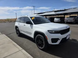 2025 Jeep Grand Cherokee Altitude | Thumbnail Photo 5 of 31
