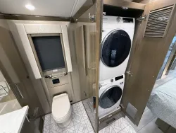 2024 Newmar King Aire 4596 | Thumbnail Photo 18 of 31