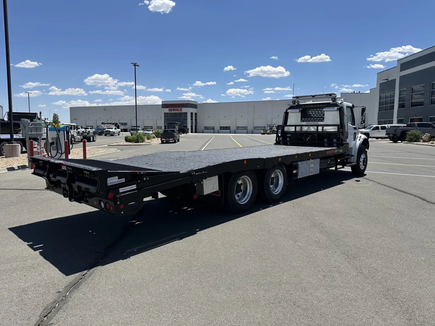 2026 Freightliner M2 106 | Photo 5 of 19