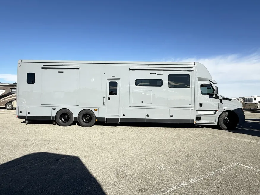 2026 Renegade XL 45 DBM | Photo 3 of 31