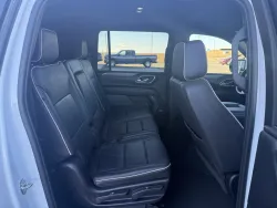 2024 GMC Yukon XL SLT | Thumbnail Photo 9 of 20