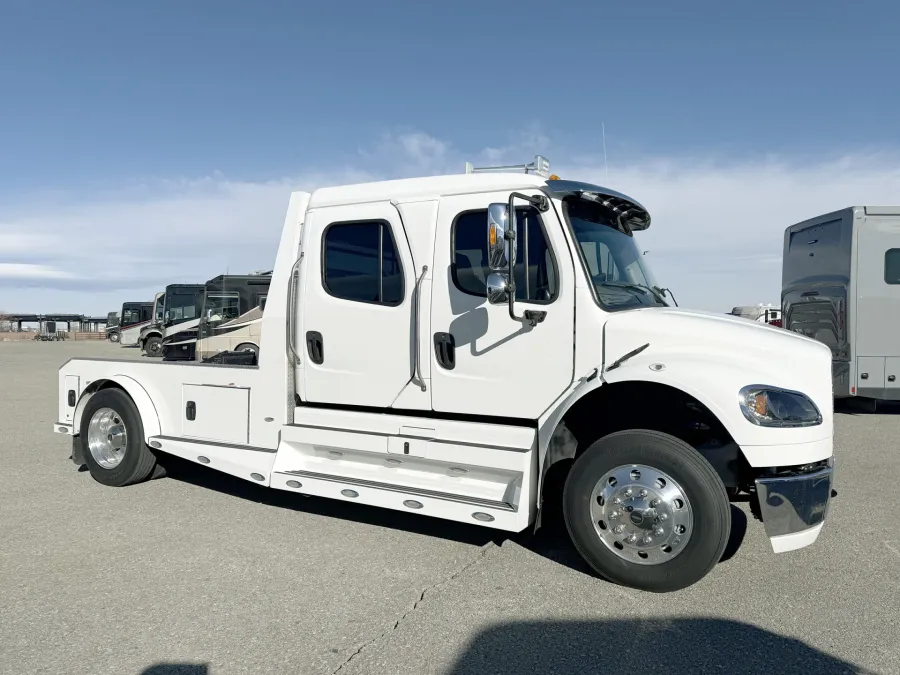 2023 Freightliner M2 106 Summit Hauler | Photo 22 of 22