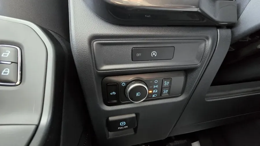 2025 Ford F-150 | Photo 12 of 22