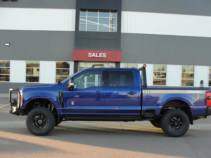 2026 Ford Super Duty F-250 Lariat | Photo 1 of 21