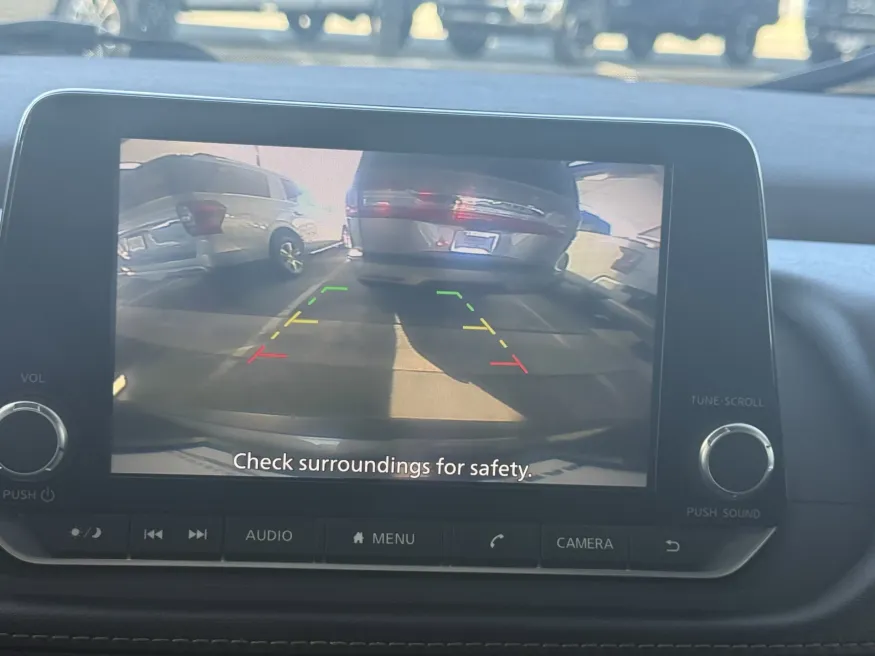 2023 Nissan Rogue SV | Photo 15 of 19