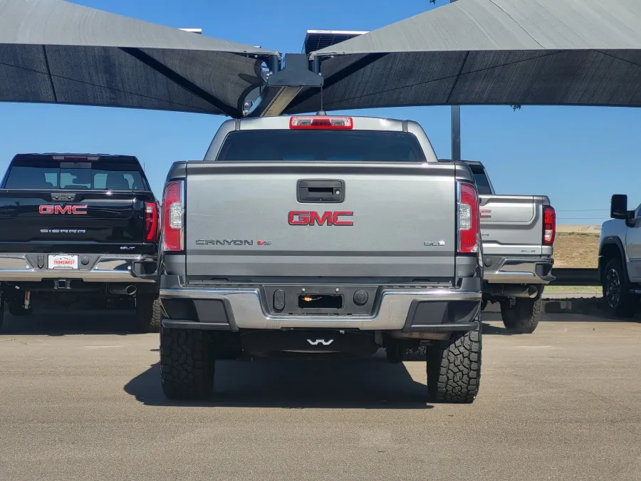 2019 GMC Canyon 4WD SLE | Photo 5 of 24