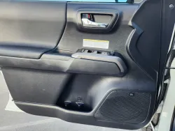 2020 Toyota Tacoma 4WD | Thumbnail Photo 5 of 30