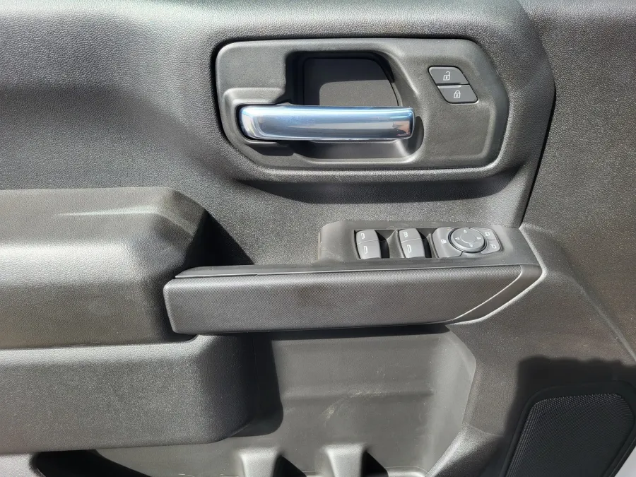 2026 GMC Sierra 2500HD Pro | Photo 18 of 24