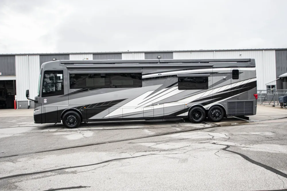 2026 Newmar Essex 4569