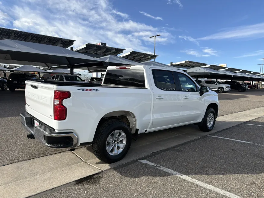 2025 Chevrolet Silverado 1500 LT | Photo 4 of 19
