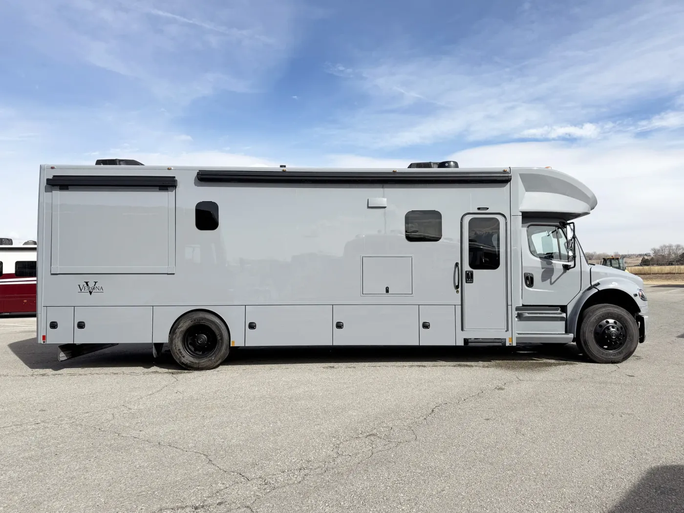 2026 Renegade Verona 36VSB | Photo 3 of 29