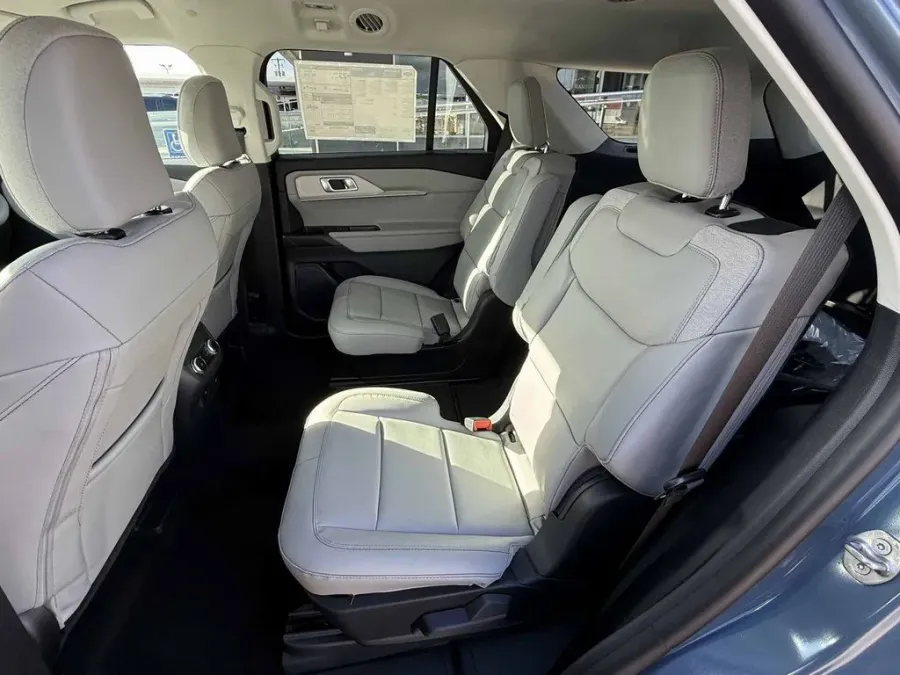 2026 Ford Explorer | Photo 27 of 28