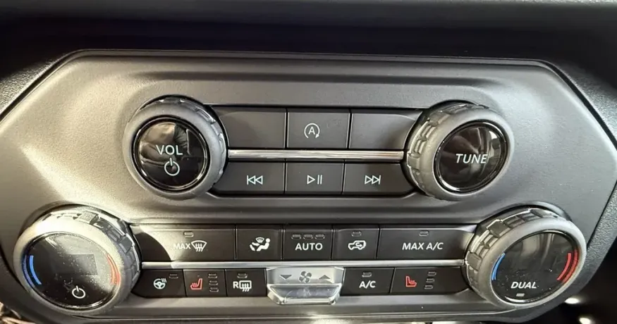 2025 Ford Bronco | Photo 19 of 28