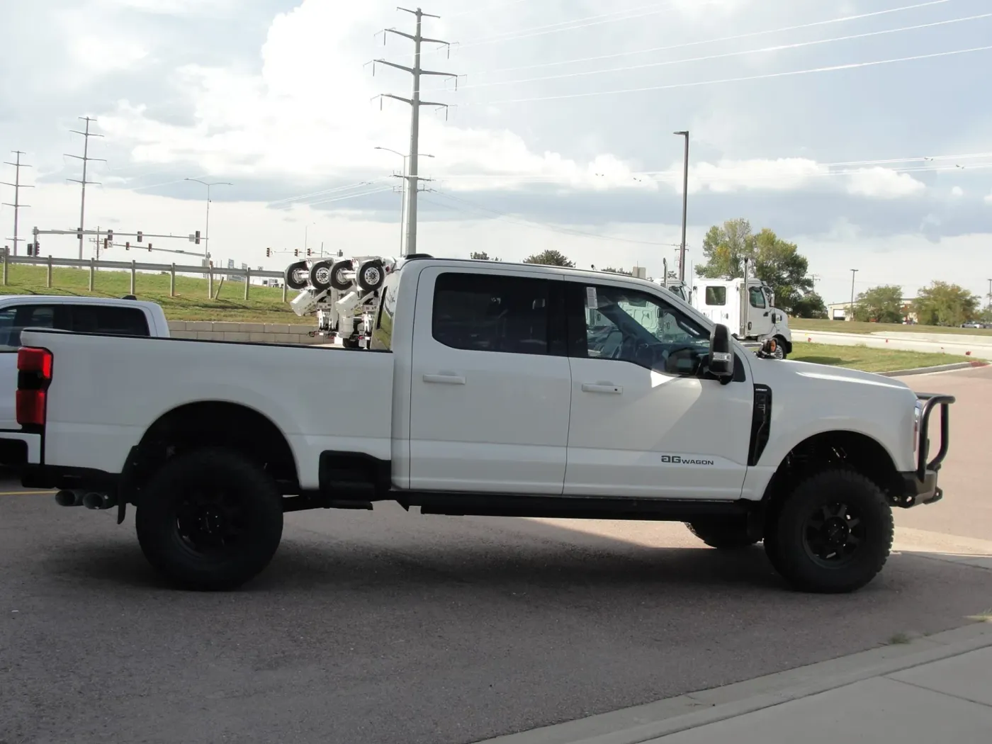 2024 Ford F-250 | Photo 4 of 17