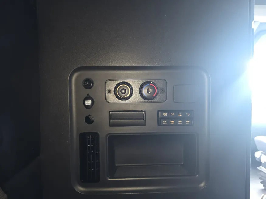 2023 Freightliner Cascadia 126 | Photo 18 of 22