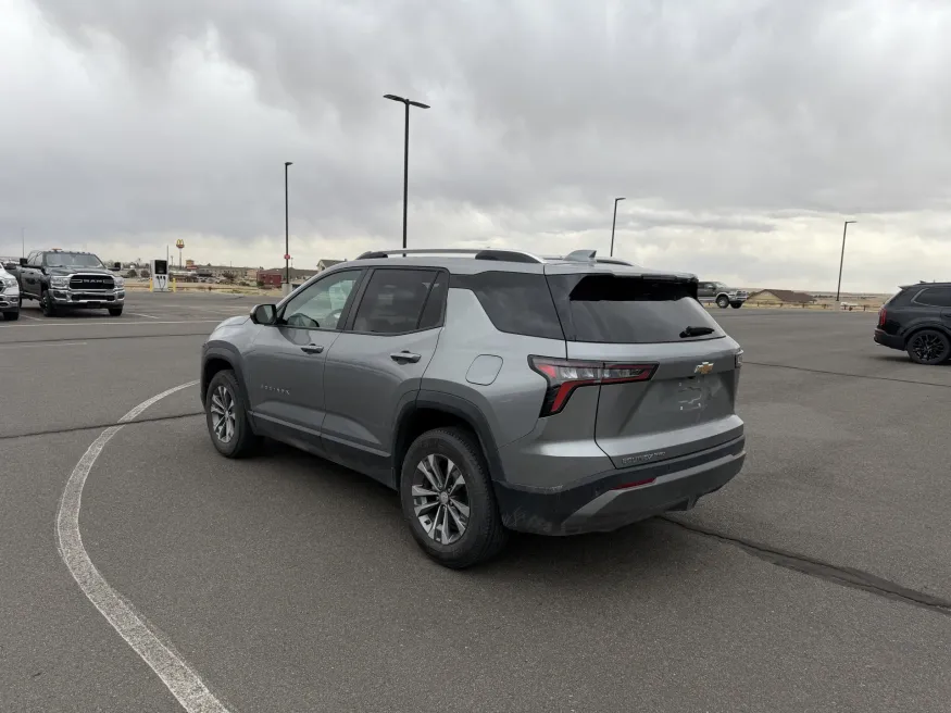2025 Chevrolet Equinox AWD LT | Photo 1 of 4